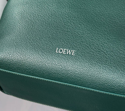 PEBBLE HOBO 40 IN GREEN FOREST SUPPLE GRAINED CALFSKIN