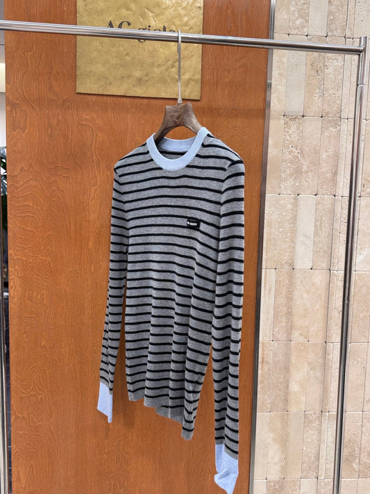 MIUMIU KNITTED T-SHIRT STYLE 760