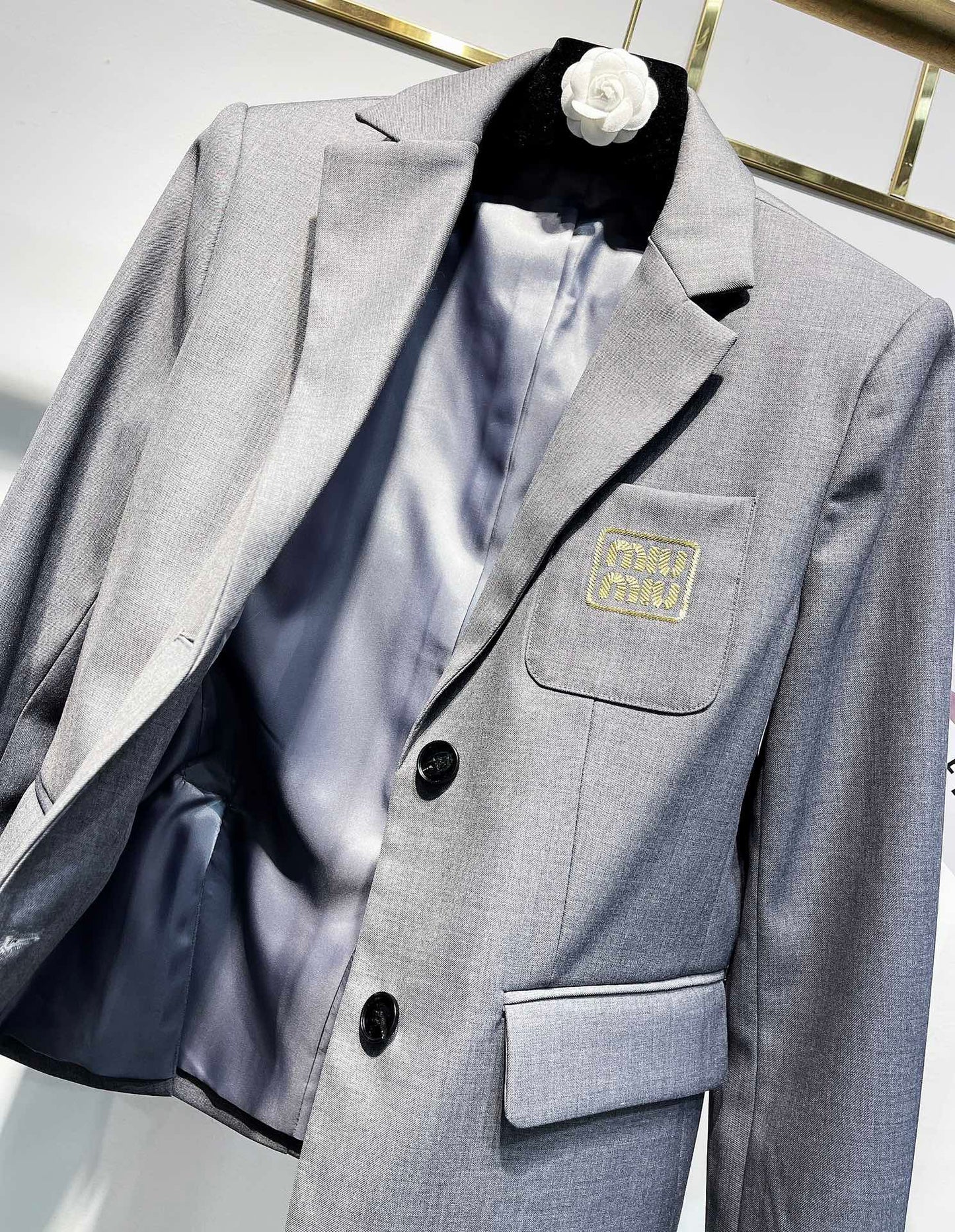 MIUMIU BLAZER STYLE 597