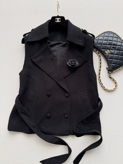 CHANEL 26S SLEEVELESS BLAZER 706