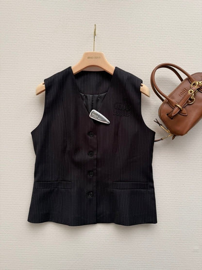 MIUMIU 26S SET VEST AND PLEATED SKIRT 867