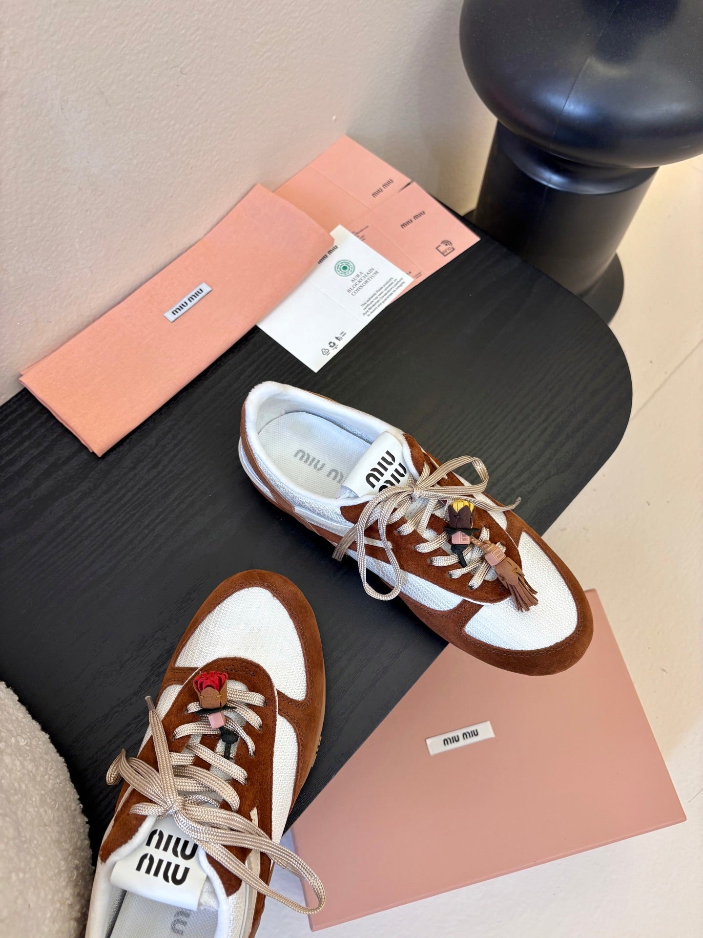 MIUMIU 26S SNEAKERS IN WHITE AND CARAMEL BROWN SUEDE AND MESH