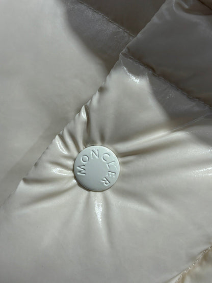 MONCLER 25S DOWN JACKET 379
