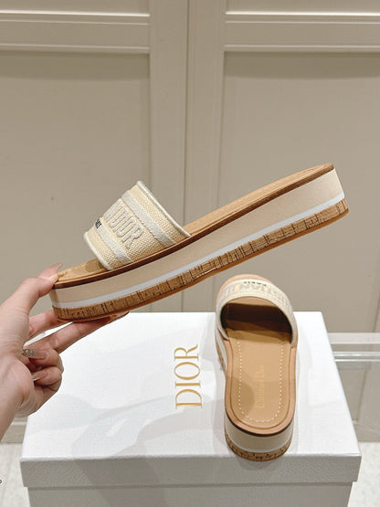 DWAY WEDGE SLIDES 45MM IN BEIGE FABRIC RAFFIA SOLE