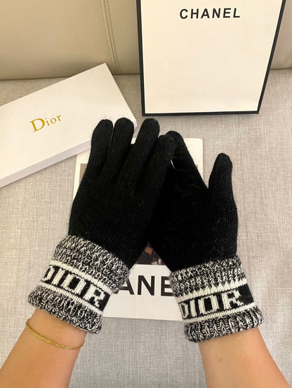 KNITTED GLOVES IN BLACK MIX WHITE WOOL 449712