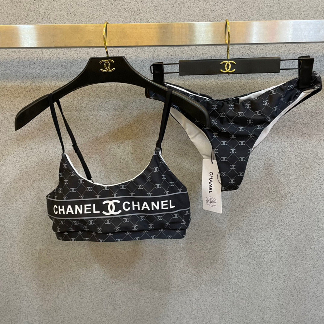 CC BIKINI SWIMSUIT SET IN BLACK AND WHITE LOGO PRINTED 581298