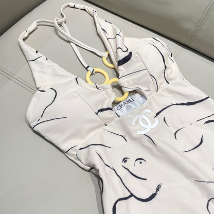 CC BIKINI SWIMSUIT SET IN CREAMY WHITE MIXED WITH CURVED BLACK DETAIL 608919