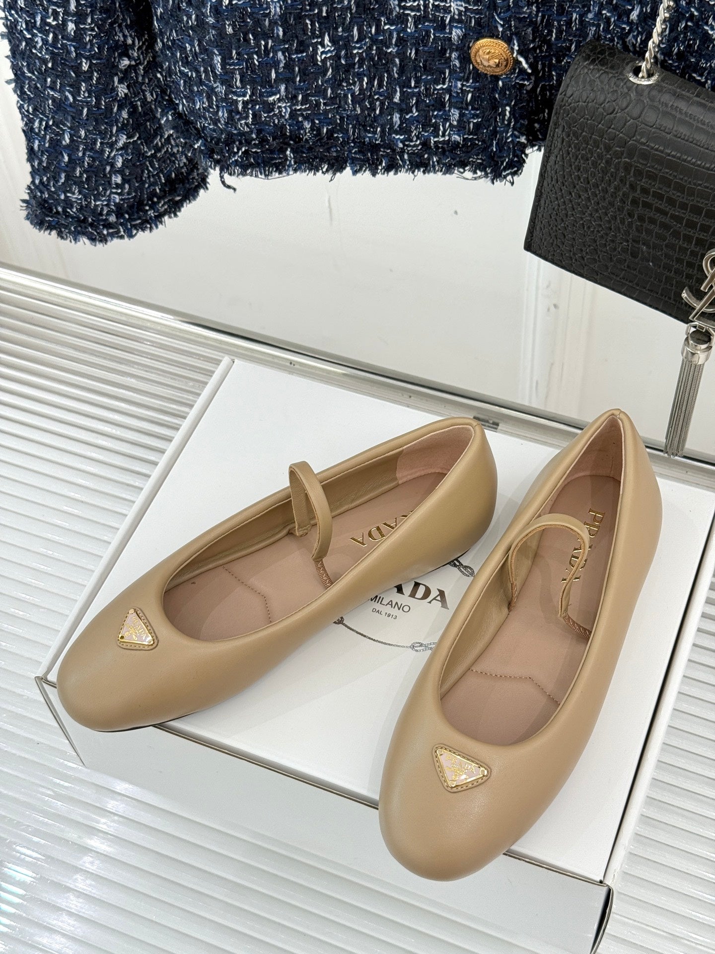 PRADA 25S SOFT PADDED BALLERINAS IN BEIGE NAPPA LEATHER