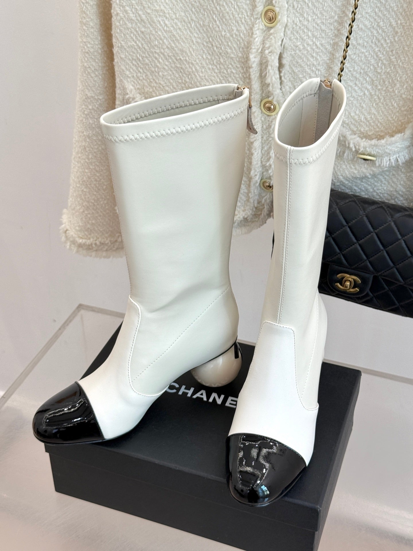 CC PEARL BOOTS IN WHITE CALFSKIN