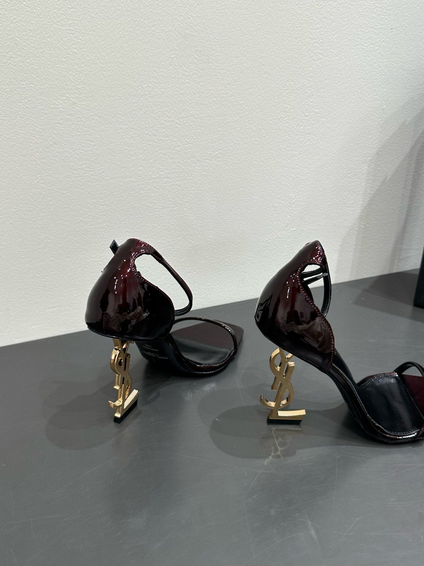 YSL HEELED SANDALS 25S 105 MM IN DARK RED GLOSSY LAMBSKIN