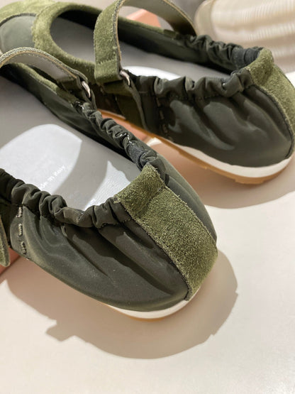 MIUMIU 26S RUCHES NAPPA BALLERINAS IN ARMY GREEN SUEDE AND FABRIC