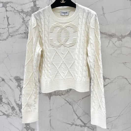 CHANEL 26S LONG-SLEEVE CREWNECK SWEATER 667