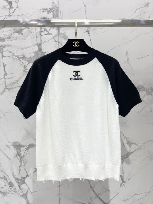 CHANEL 26S SHORT-SLEEVE KNIT TOP 957
