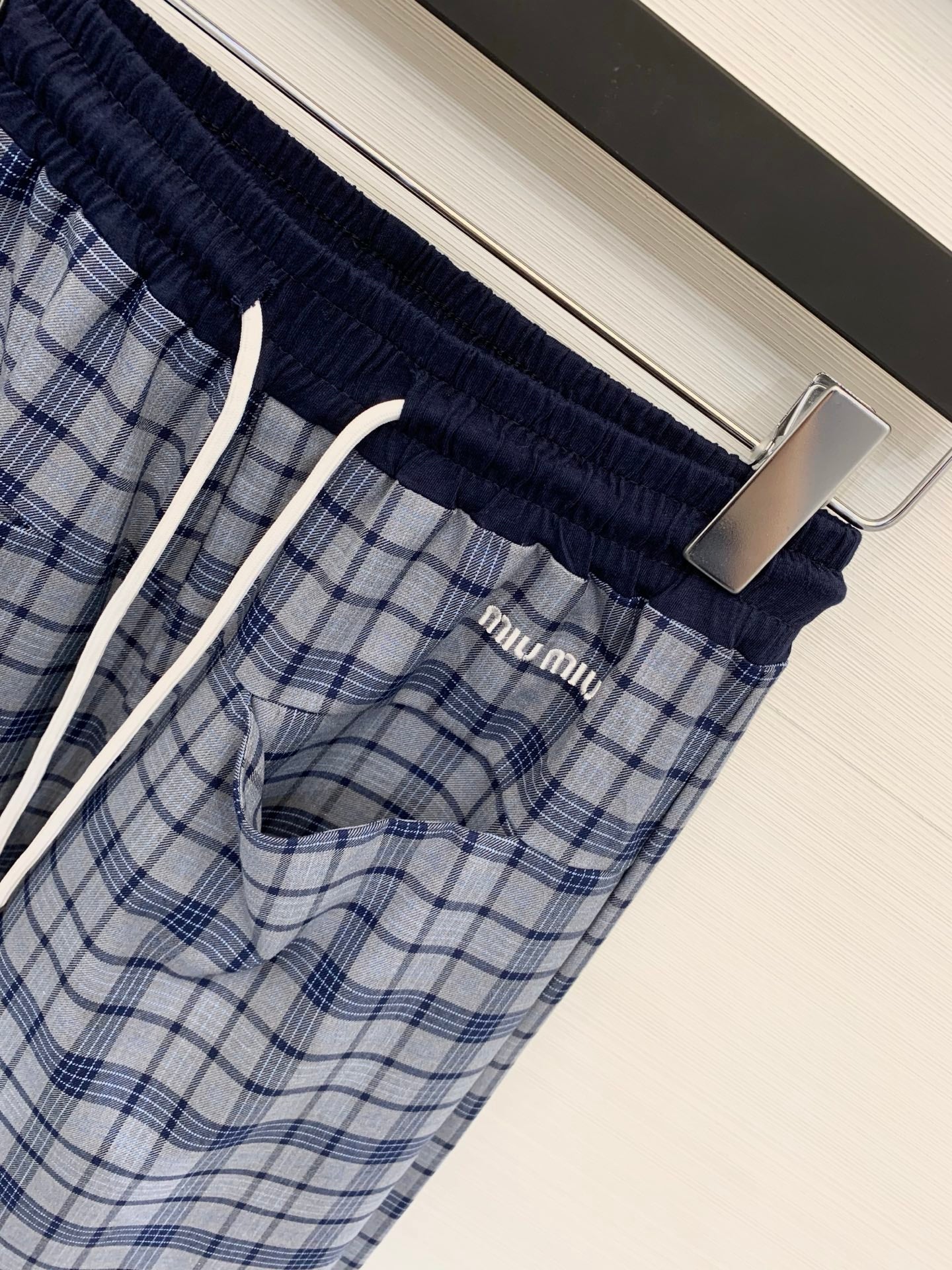 MIUMIU 26S PLAID DRAWSTRING PANTS 942