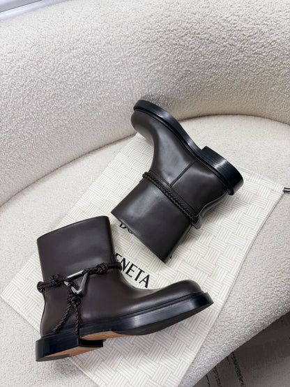 BOTTEGA VENETA 26S ANKLE BOOTS IN DARK BROWN CALFSKIN WITH ROPE DETAIL