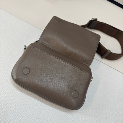 LOEWE 25S PEBBLE BAG 20 IN DARK TAUPE CALFSKIN SILVER HARDWARE