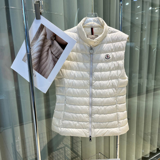 MONCLER 25S DOWN VEST IN WHITE 007