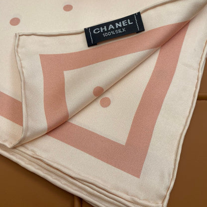 CHANEL 25S SCARF 90 IN SILK 704605