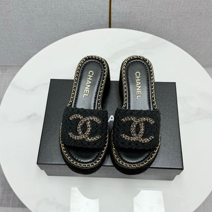CC WEDGE SOLE SANDALS 25S IN BLACK FABRIC WITH LOGO