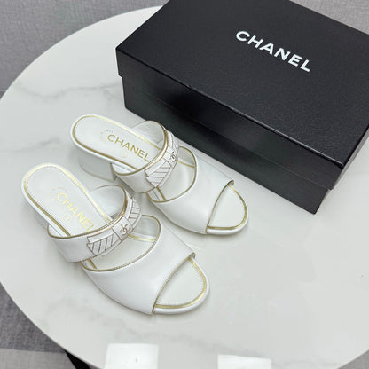 CC DOUBLE-STRAP HEELS 25S IN WHITE CALFSKIN