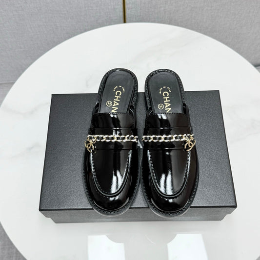 CC FLAT MULE 25S IN BLACK CALFSKIN STYLE 4