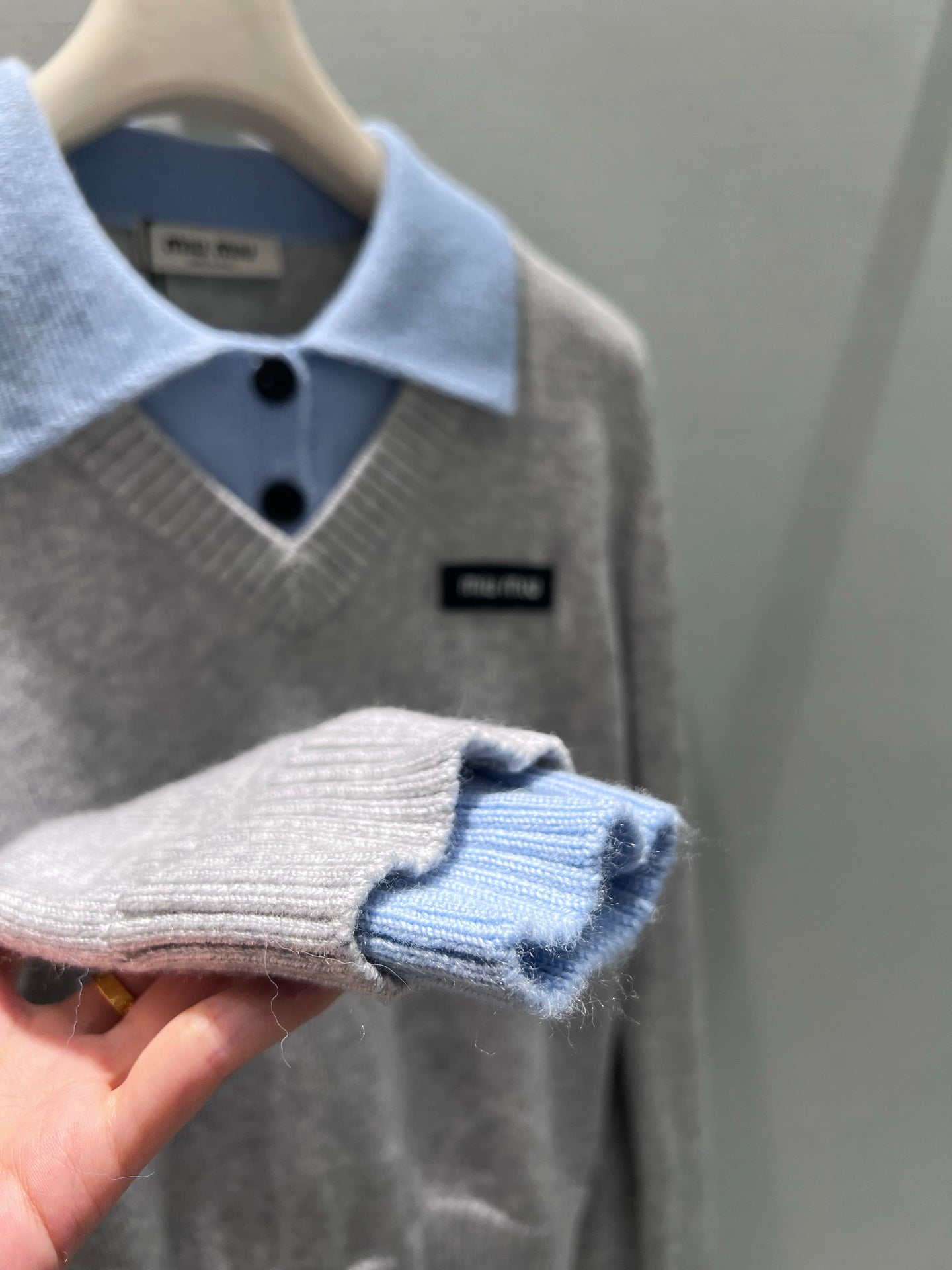 MIUMIU SWEATER STYLE 644