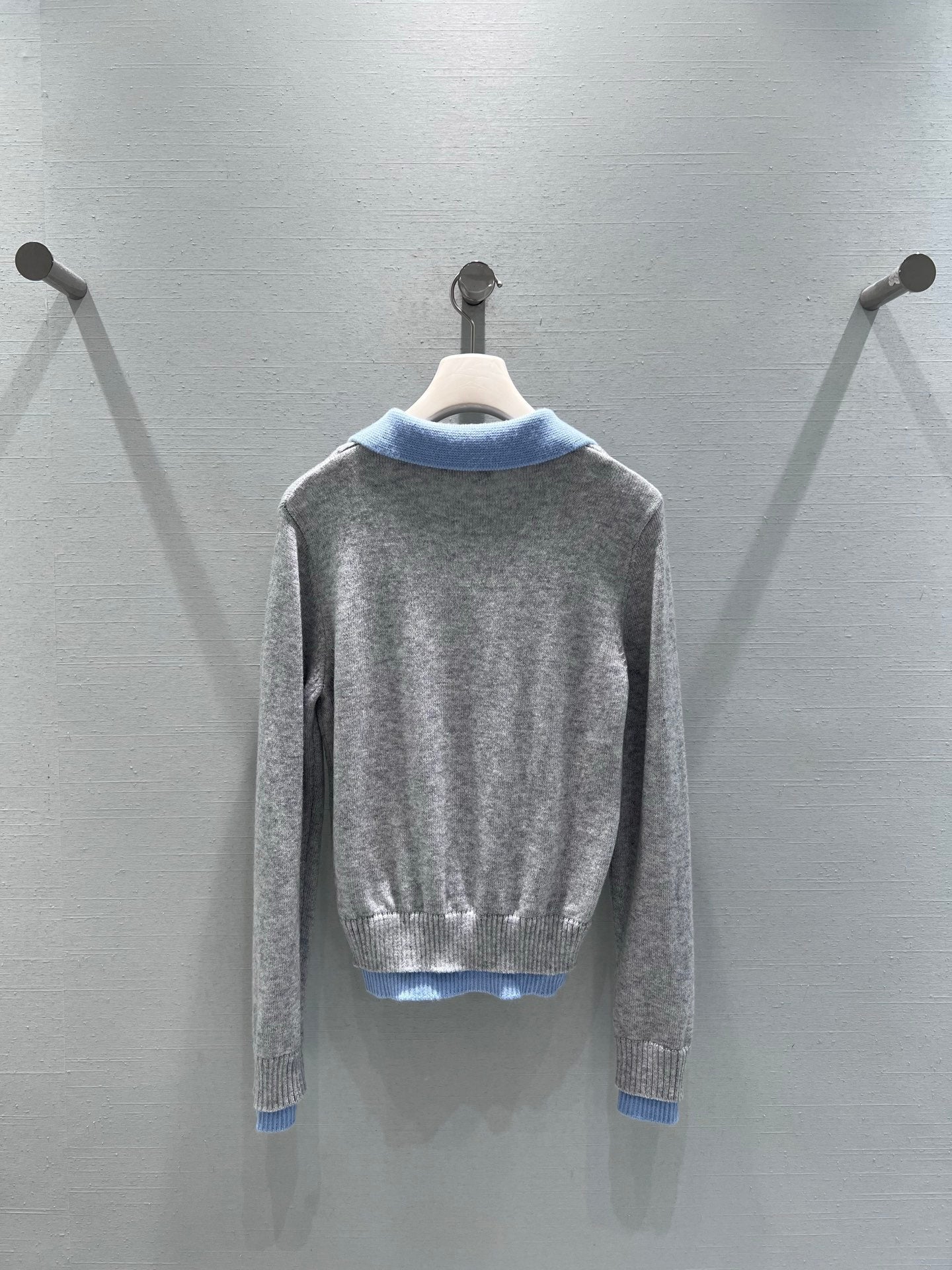 MIUMIU SWEATER STYLE 644
