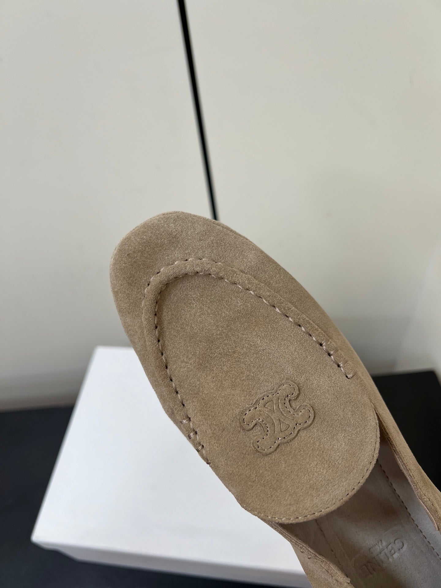 CELINE 26S MAILLON TRIOMPHE LOAFER IN BEIGE SUEDE
