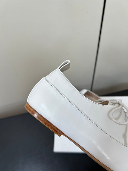 CELINE 26S MINIMAL LACE-UP SHOES IN WHITE CALFSKIN