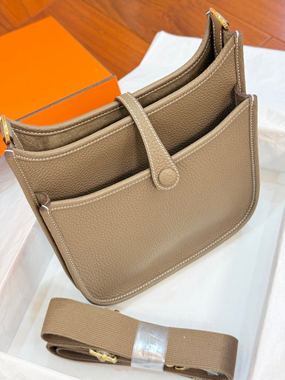 HM 26S EVELYNE BAG 23MM IN LIGHT BROWN GRAINED CALFSKIN