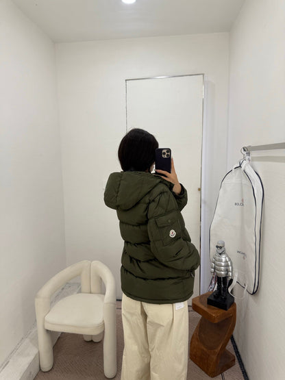 MONCLER 25S SHORT HOODED PUFFER JACKET 325