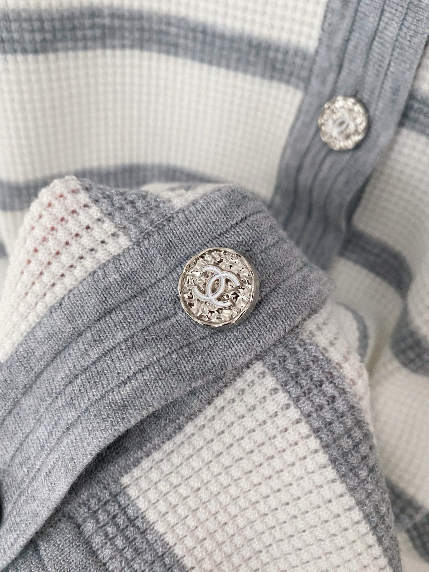 CHANEL 25S CARDIGAN STYLE 138