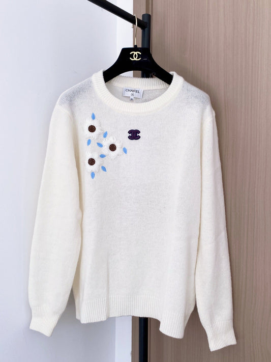CHANEL 26S CREW NECK SWEATER 857