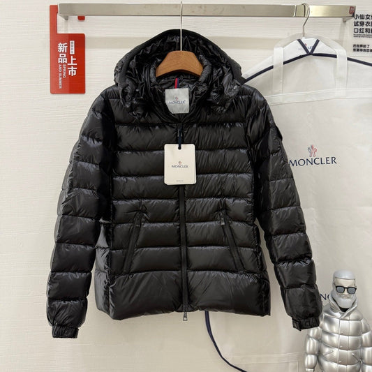 MONCLER 25S SHORT DOWN JACKET 326