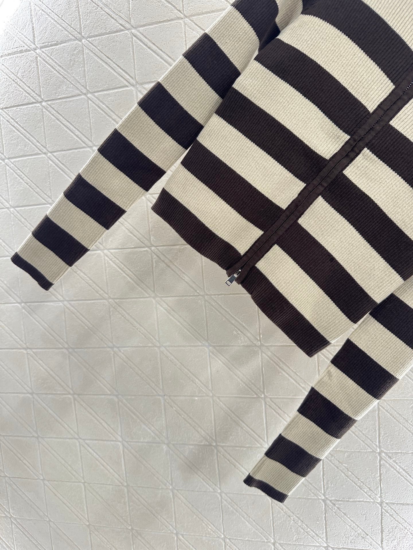 MIUMIU ZIP-UP KNIT TOP STYLE 20