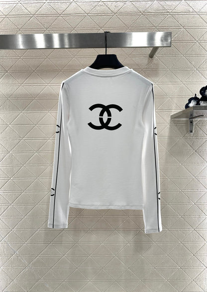 CHANEL 25S LONG-SLEEVE CREW NECK T-SHIRT 406
