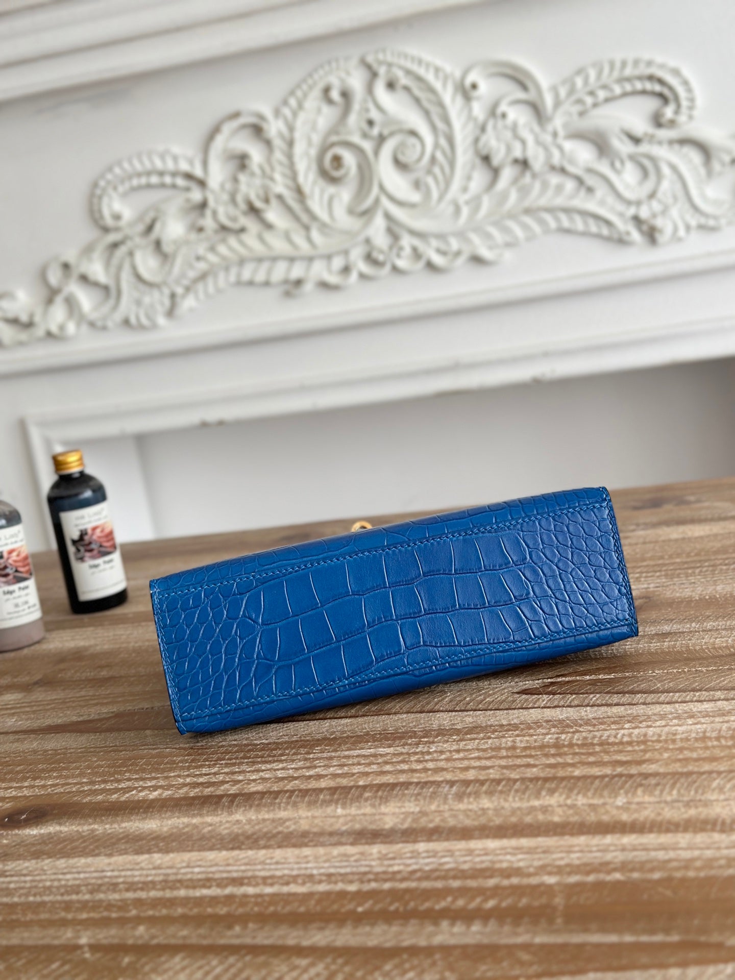 HM 26S KELLY MINI 22MM IN DARK BLUE CROC EMBOSSED CALFSKIN GOLD KELLY BUCKLE