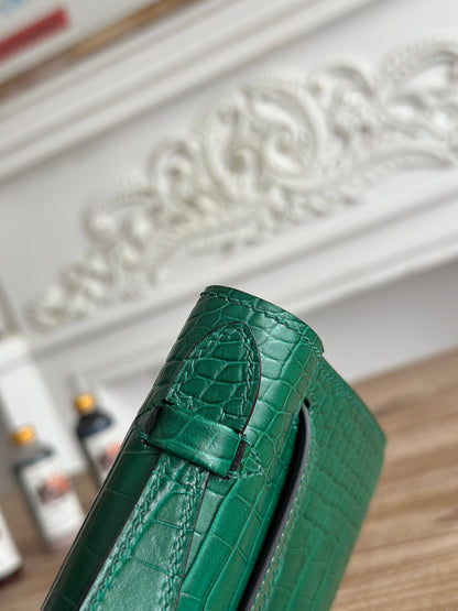HM 26S KELLY MINI 22MM IN DARK GREEN CROC EMBOSSED CALFSKIN GOLD KELLY BUCKLE