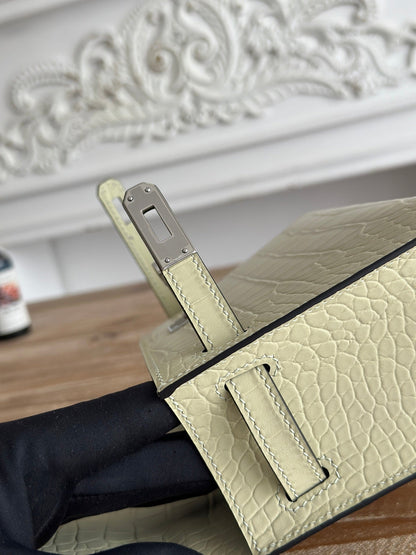 HM 26S KELLY MINI 22MM IN BEIGE CROC EMBOSSED CALFSKIN SILVER KELLY BUCKLE
