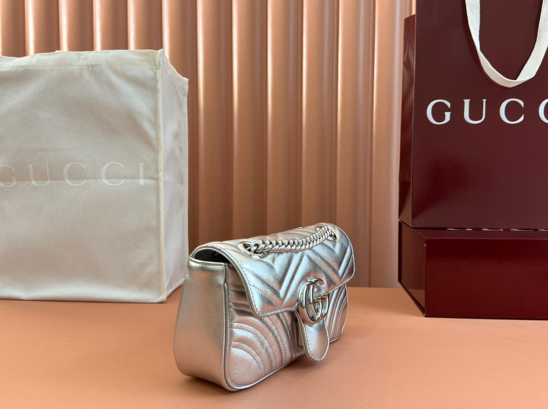 MARMONT MEDIUM SHOUDER BAG 23 IN SILVER PATENT CALFSKIN