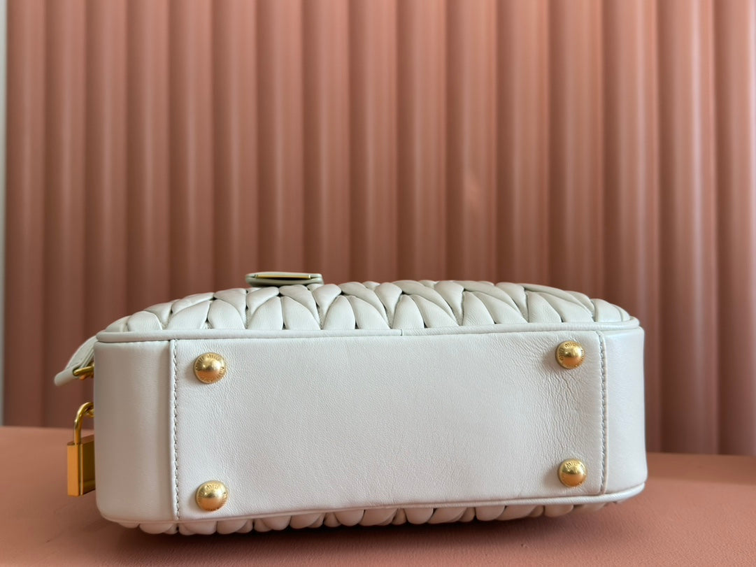 ARCADIE MATELASSÉ BAG 24 IN WHITE LAMBSKIN GOLD HARDWARE