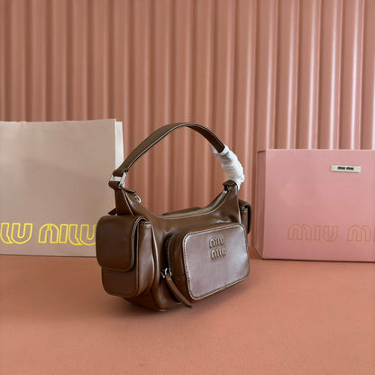 POCKET HANDBAG 21 IN OAK BROWN CALFSKIN