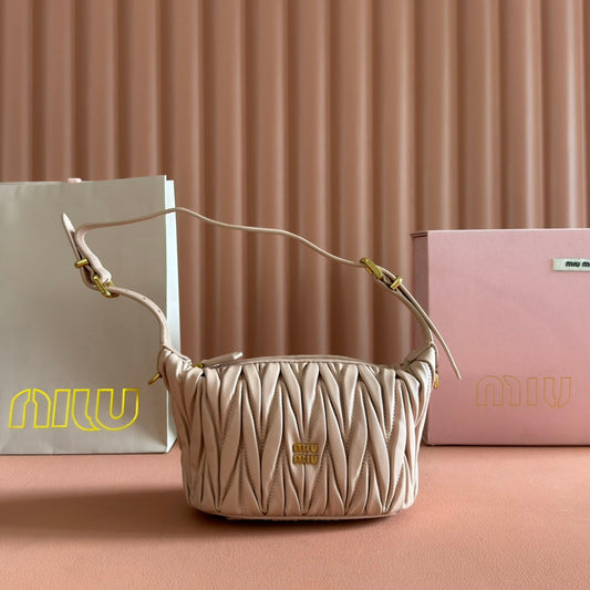 MIUMIU 26S POUCH BAG 15 IN LIGHT PINK CALFSKIN GOLD HARDWARE