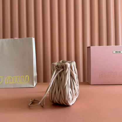 MIUMIU 26S MATELASSE POUCH BAG 16 IN LIGHT BEIGE CALFSKIN GOLD HARDWARE