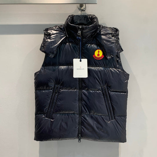 MONCLER 25S SLEEVELESS JACKET 372