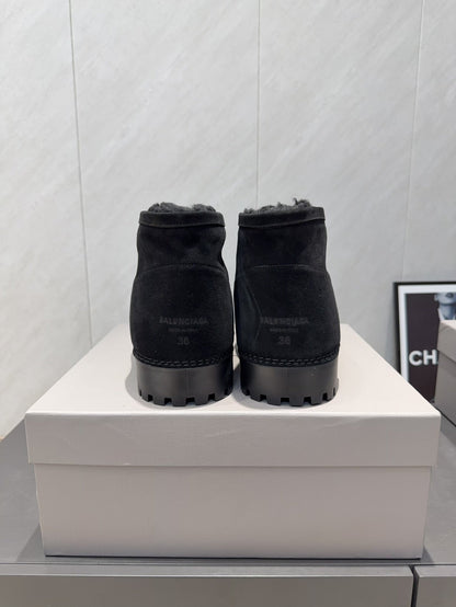 BALENCIAGA 25S LOW ANKLE BOOTS PLATFORM HEEL IN BLACK SUEDE STYLE 8