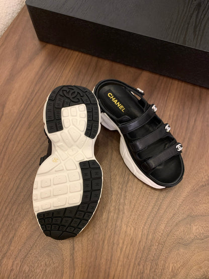 SANDAL 25S LOGO IN BLACK LAMBSKIN