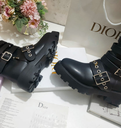 CD ZIPPER BUCKLE BOOTS IN BLACK CALFSKIN