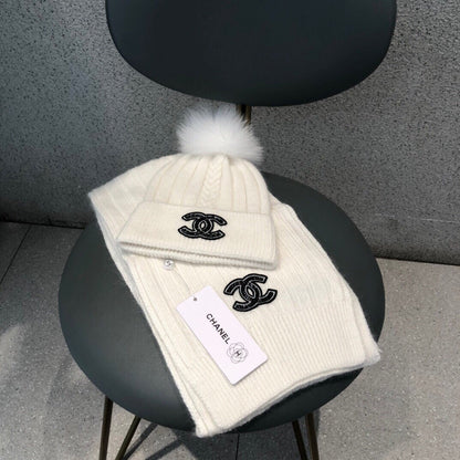 SET SCARF AND HAT IN WHITE WOOL 420820