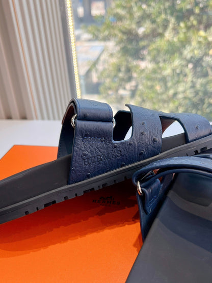 CHYPRE SANDAL IN NAVY BLUE GRAINED CALFSKIN